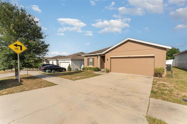 Building Photo - 128 Tanager St