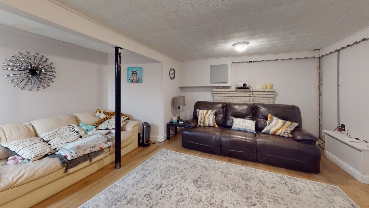 121 Bedford St, Waltham, MA 02453 House Rental in Waltham, MA