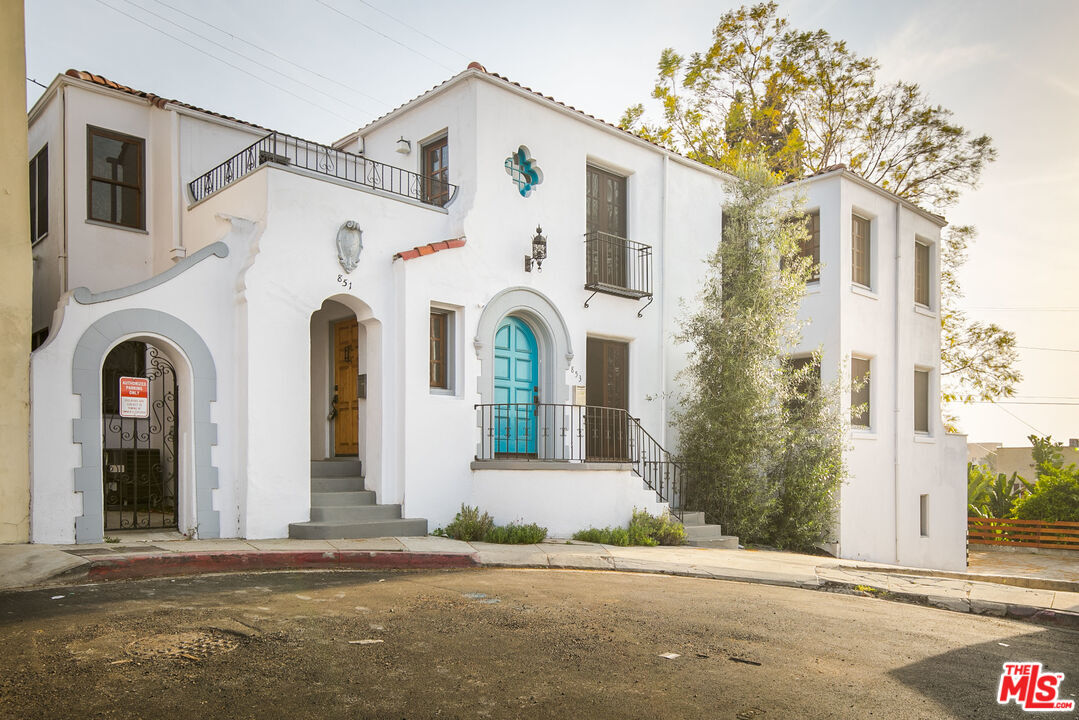 Primary Photo - 851 Serrano Pl