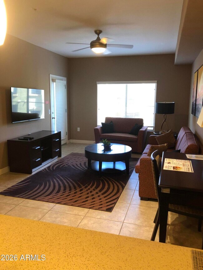 Foto del edificio - 5450 E Deer Valley Dr