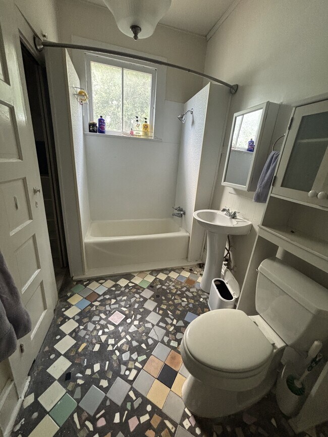 Foto del edificio - 7824 Oak St