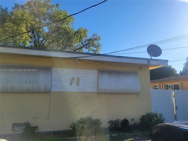 Foto del edificio - 430 NE 173rd St