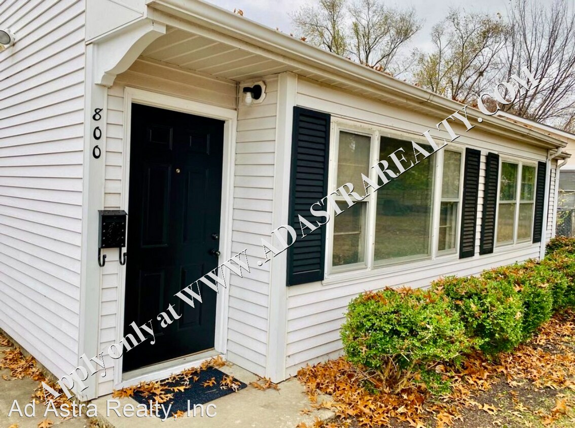 Primary Photo - 3 br, 1 bath House - 800 Crestline Dr.,
