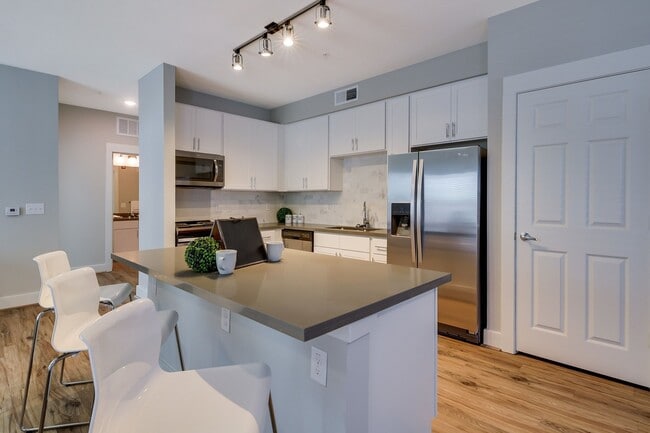 Regal Parc apartments — community photo - Regal Parc