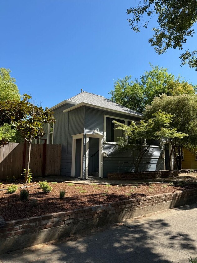 Primary Photo - 259 E 1st Ave