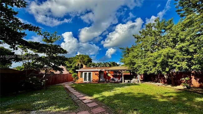 Foto del edificio - 37 SW 11th St