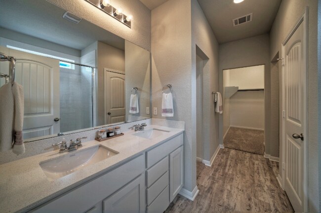 Building Photo - 117 Rainmaker Ln