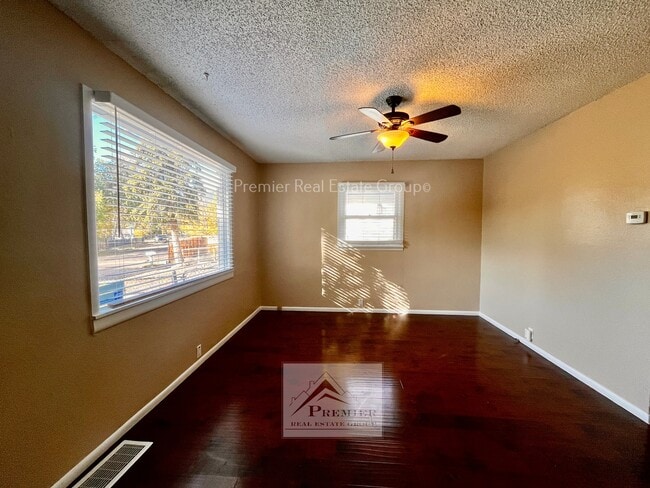 Building Photo - 218 W Ramona Ave