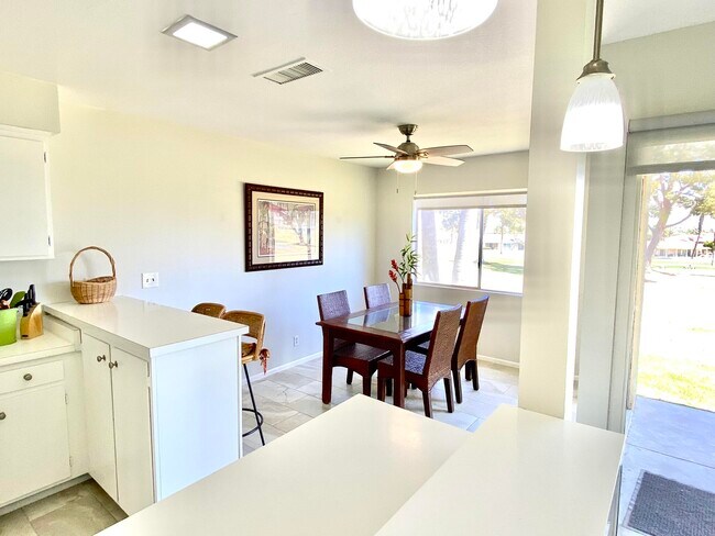 Foto del edificio - 80100 Palm Cir Dr