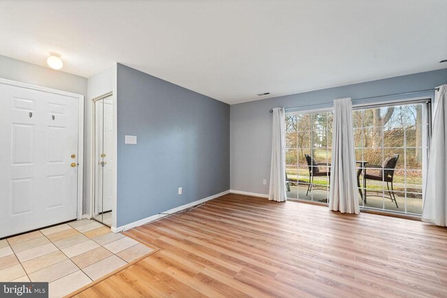 Building Photo - 1607 Hawthorne Ct