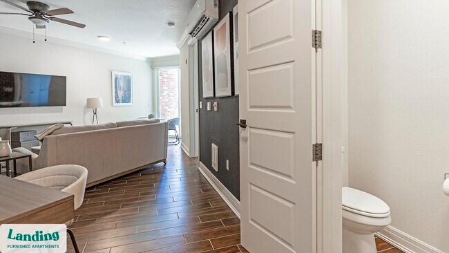 Foto del edificio - 6743 W 135th St