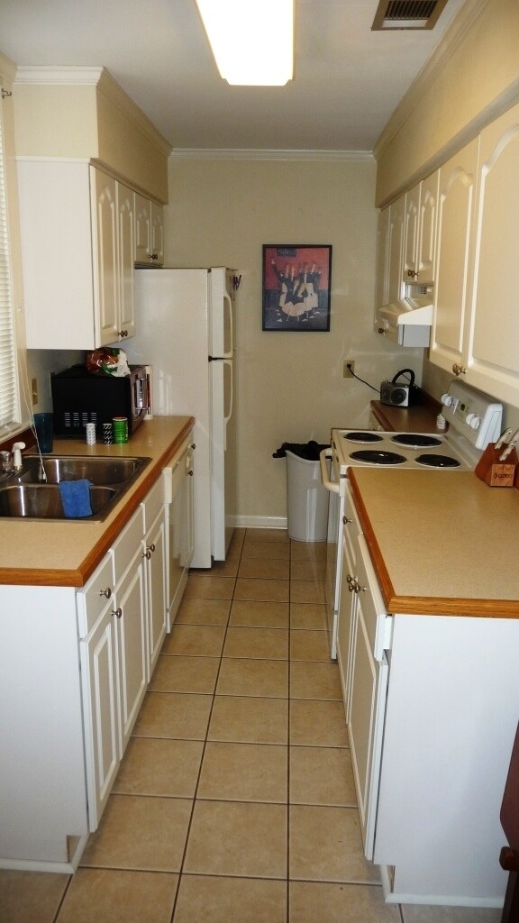  - 136 S Olympia St