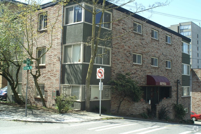 Building Photo - Royhill Apartments