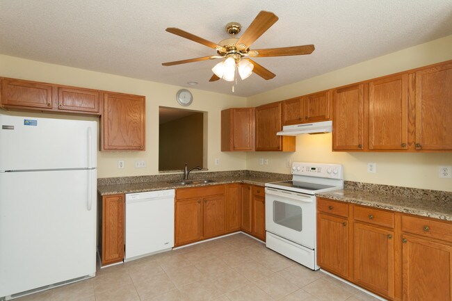 Foto del edificio - 230 Black Bird Ct