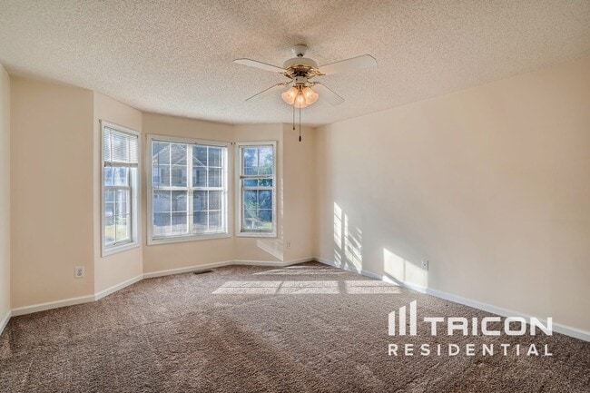Foto del edificio - 4006 Cinnamon Fern Ln