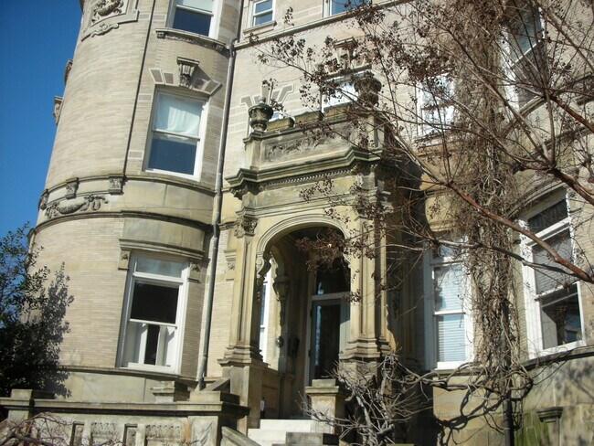 Foto del edificio - 2201 Massachusetts Ave NW