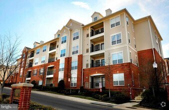 Building Photo - 4850 Eisenhower Ave