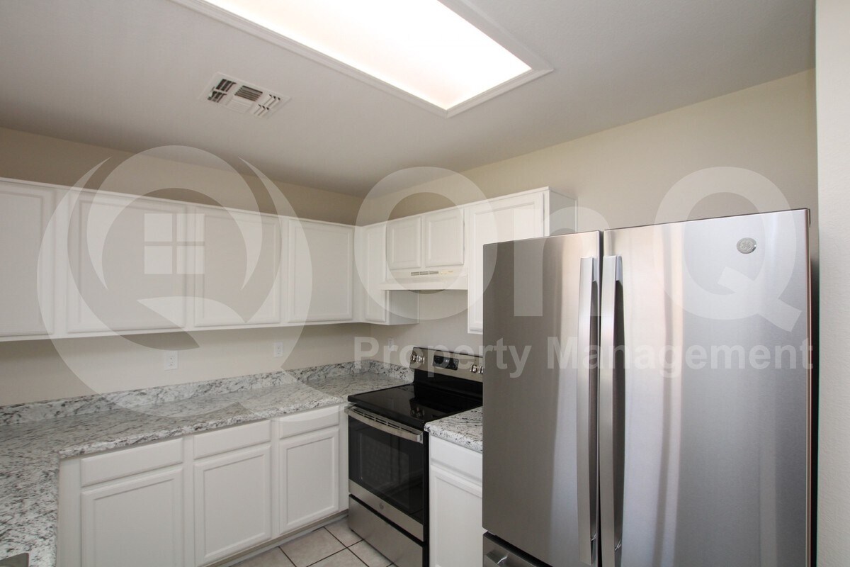 Primary Photo - 8141 E Onza Ave