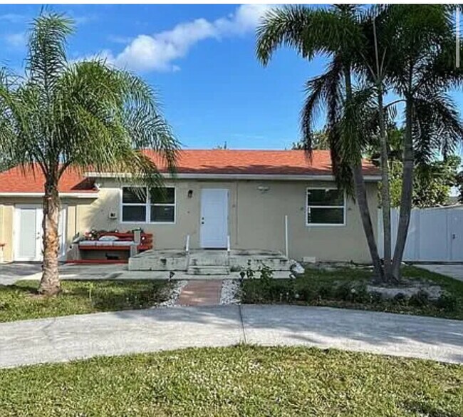 Building Photo - 3914 Serubi Ave