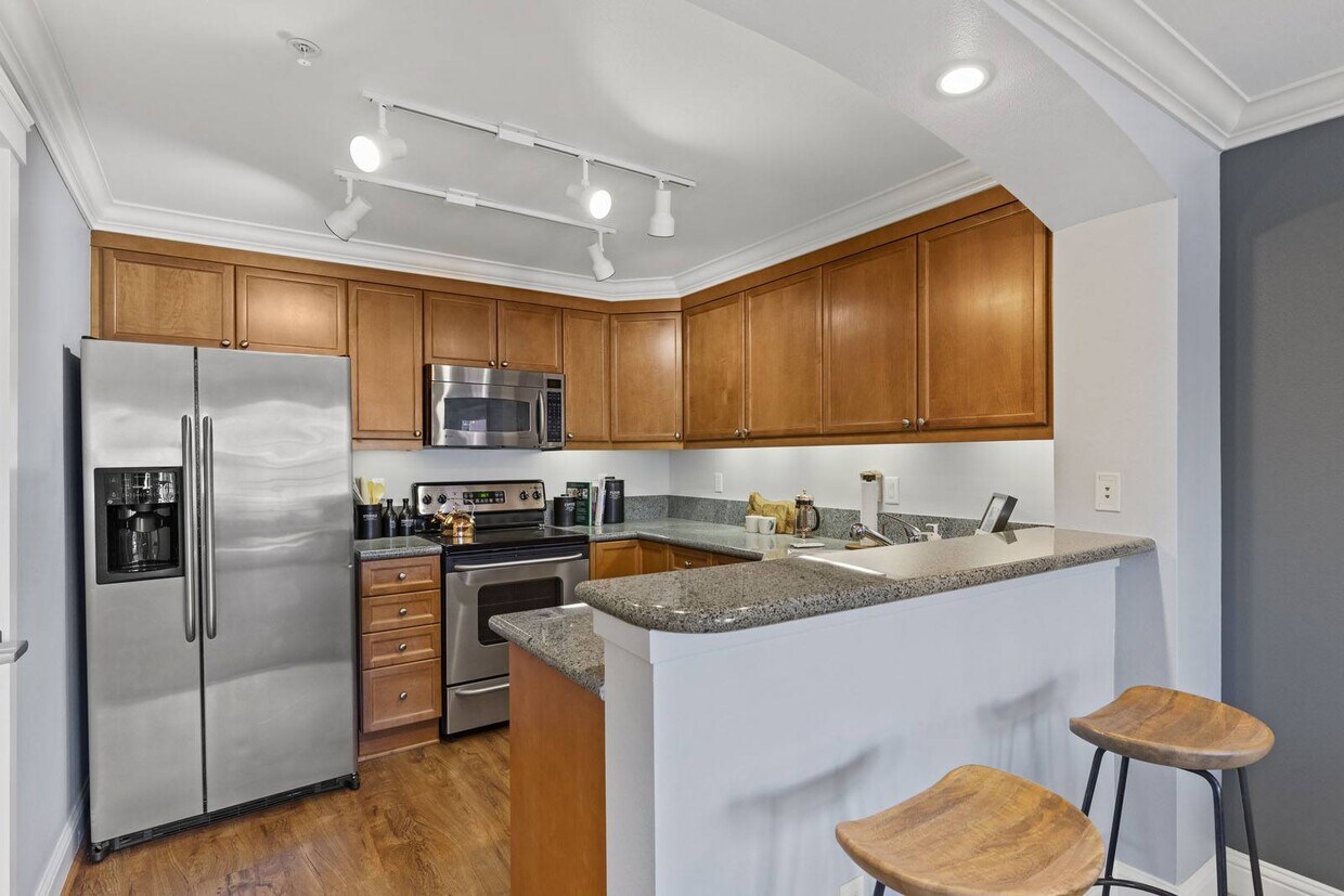 Villaggio on Yarrow Bay Apartments 4311 Lake Washington Blvd NE