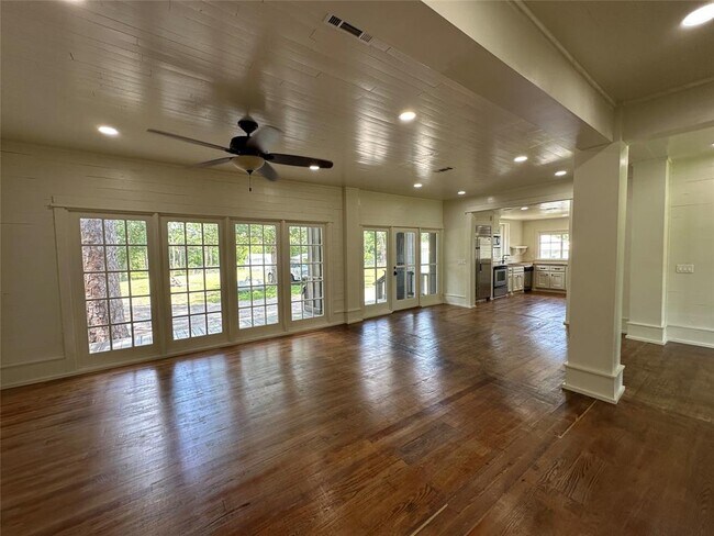 Building Photo - 850 FM 1456 Rd
