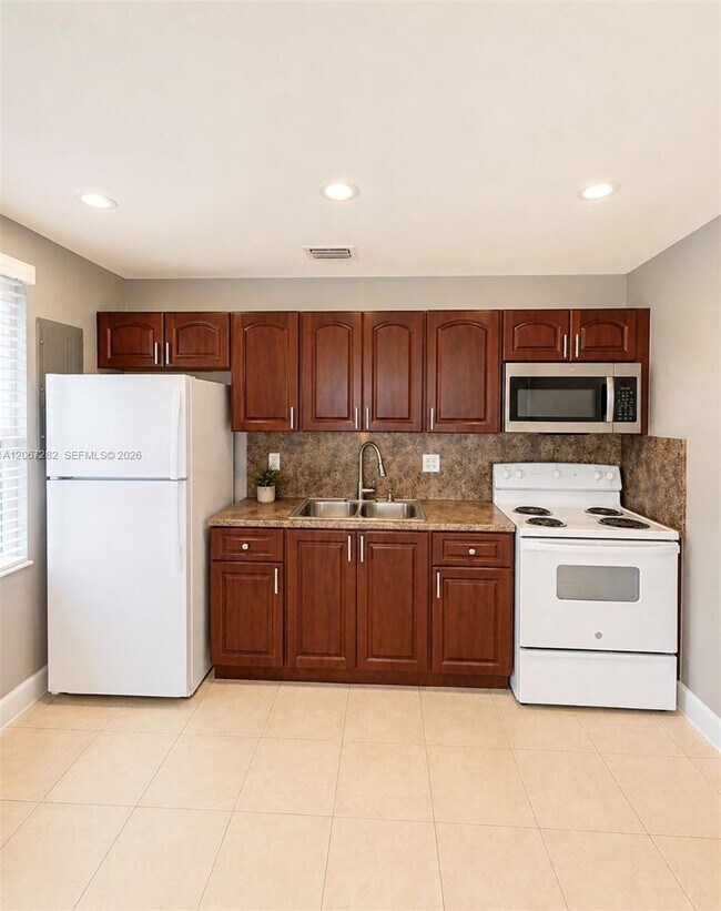 Foto del edificio - 4228 NW 4th St