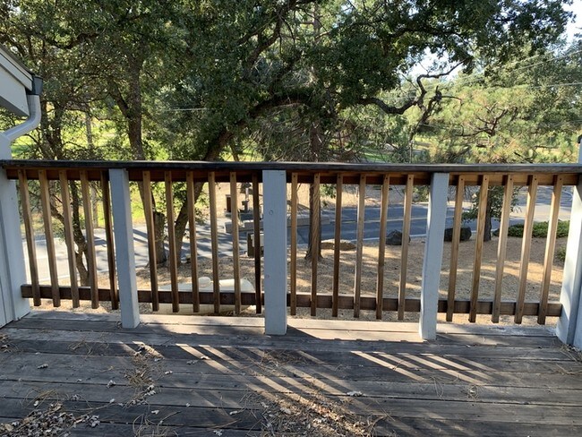 Building Photo - Towhouse in Pine Mountain Lake