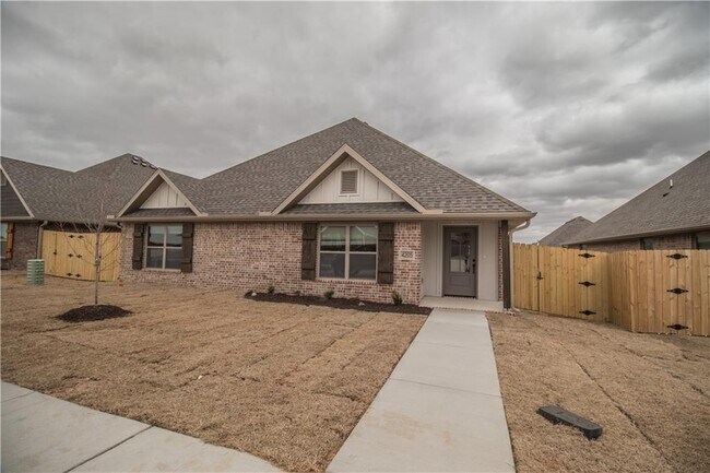 Building Photo - 4205 SW Pawhuska St