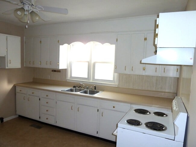 Foto del edificio - 1722 Nickerson Ave