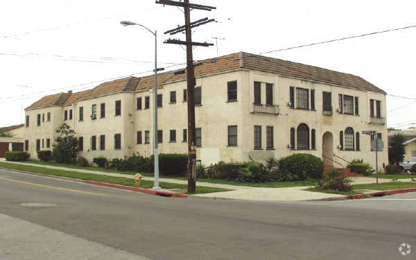 Building Photo - 4300 Willow Brook Ave