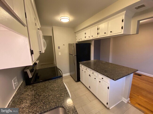Foto del edificio - 3507 S Wakefield St