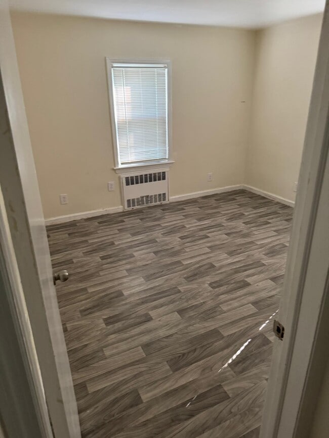 Foto del edificio - 32 Starr Ave