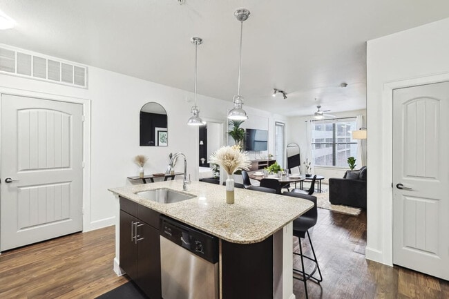 Foto del edificio - 5445 Town and Country Blvd