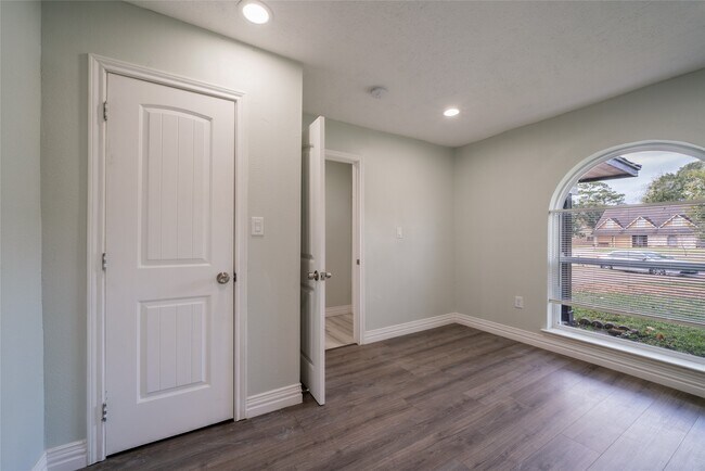 Foto del edificio - 7115 Shady Moss Ln