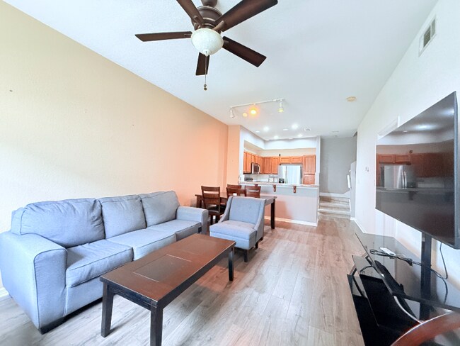 Building Photo - 100 Turpial Way