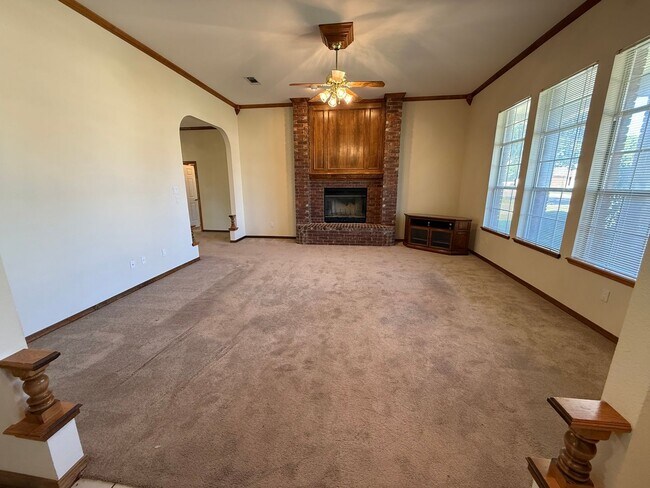Foto del edificio - Beautiful 4 Bedroom Home Located in the Zi...