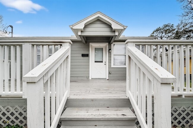 Building Photo - 521 Alford St