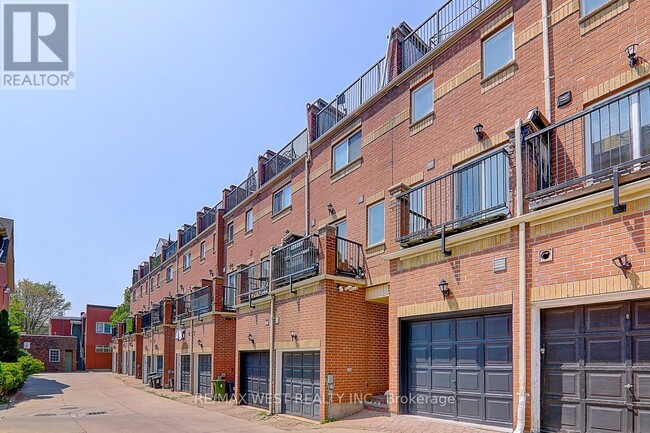 Photo du bâtiment - 20 Azzarello Ln