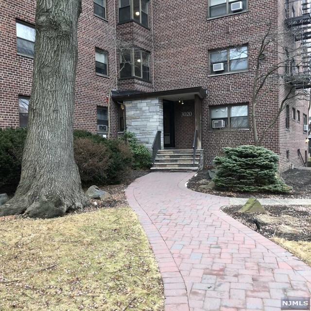 Foto del edificio - 3081 Edwin Ave