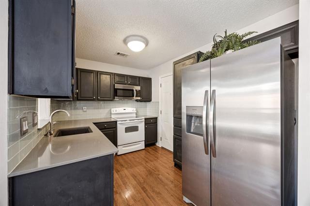 Foto del edificio - 18111 Whispering Gables Ln