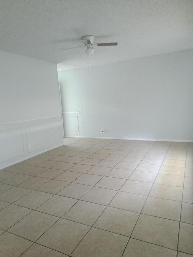 Building Photo - Bright & Beautiful 3BR Home in NE San Antonio