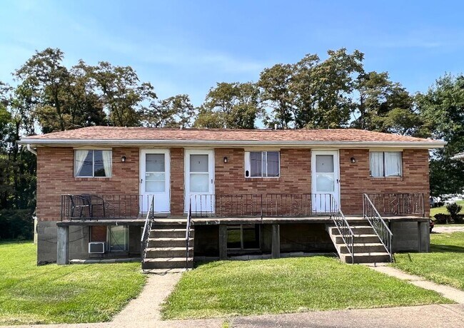 Building Photo - 106 Spruce St