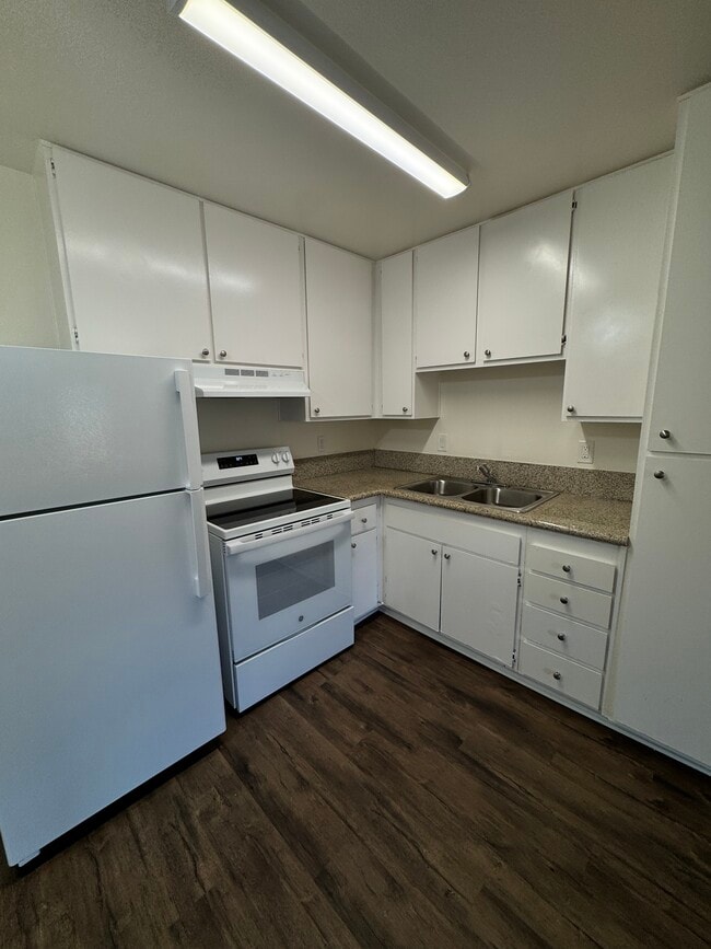 Building Photo - Meadows Of Chula Vista - Senior Apartments