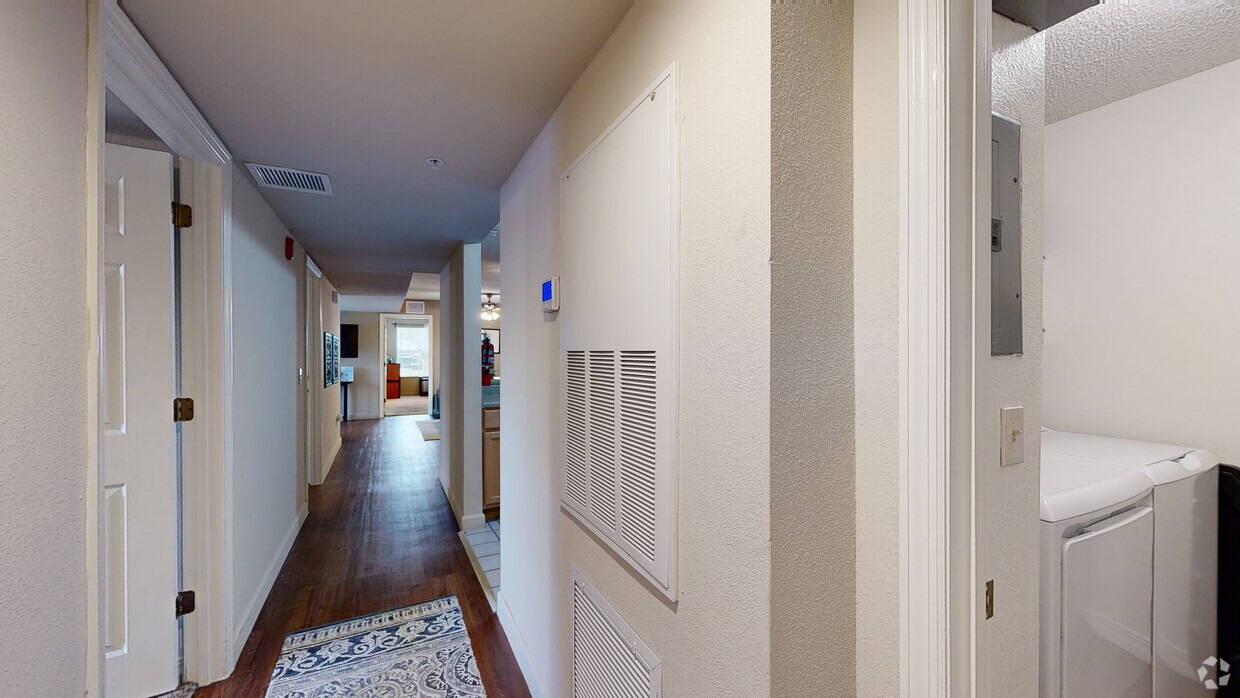 Photo - Knights Circle Apartments