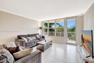 Building Photo - 3181 S Ocean Dr