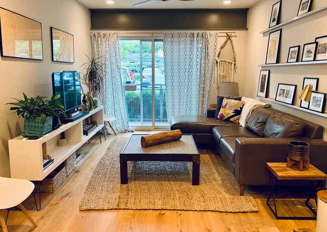 Living Room - 1260 Martin St