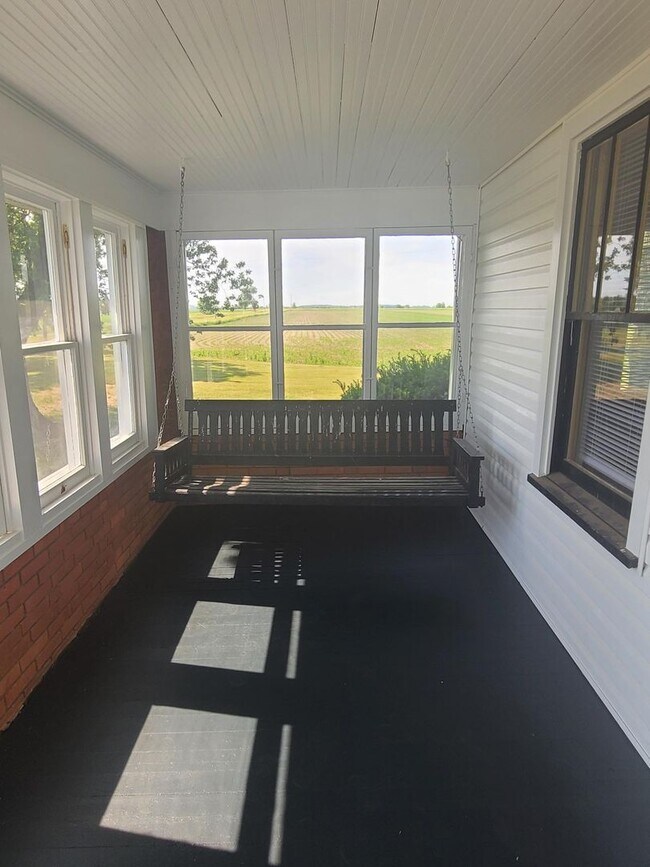 Building Photo - Charming countryside 2-bedroom home -Farme...