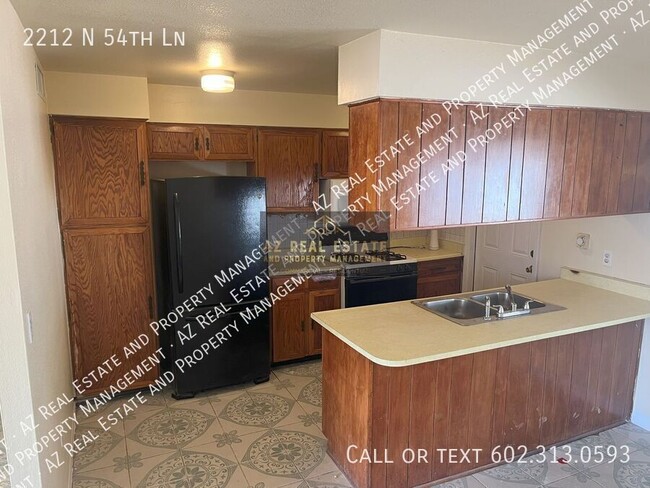 Building Photo - 2212 N 54th Ln