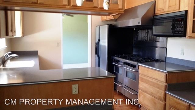 Building Photo - 1586 Saint Regis Dr