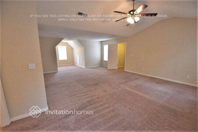 Foto del edificio - 597 Lakewater View Dr